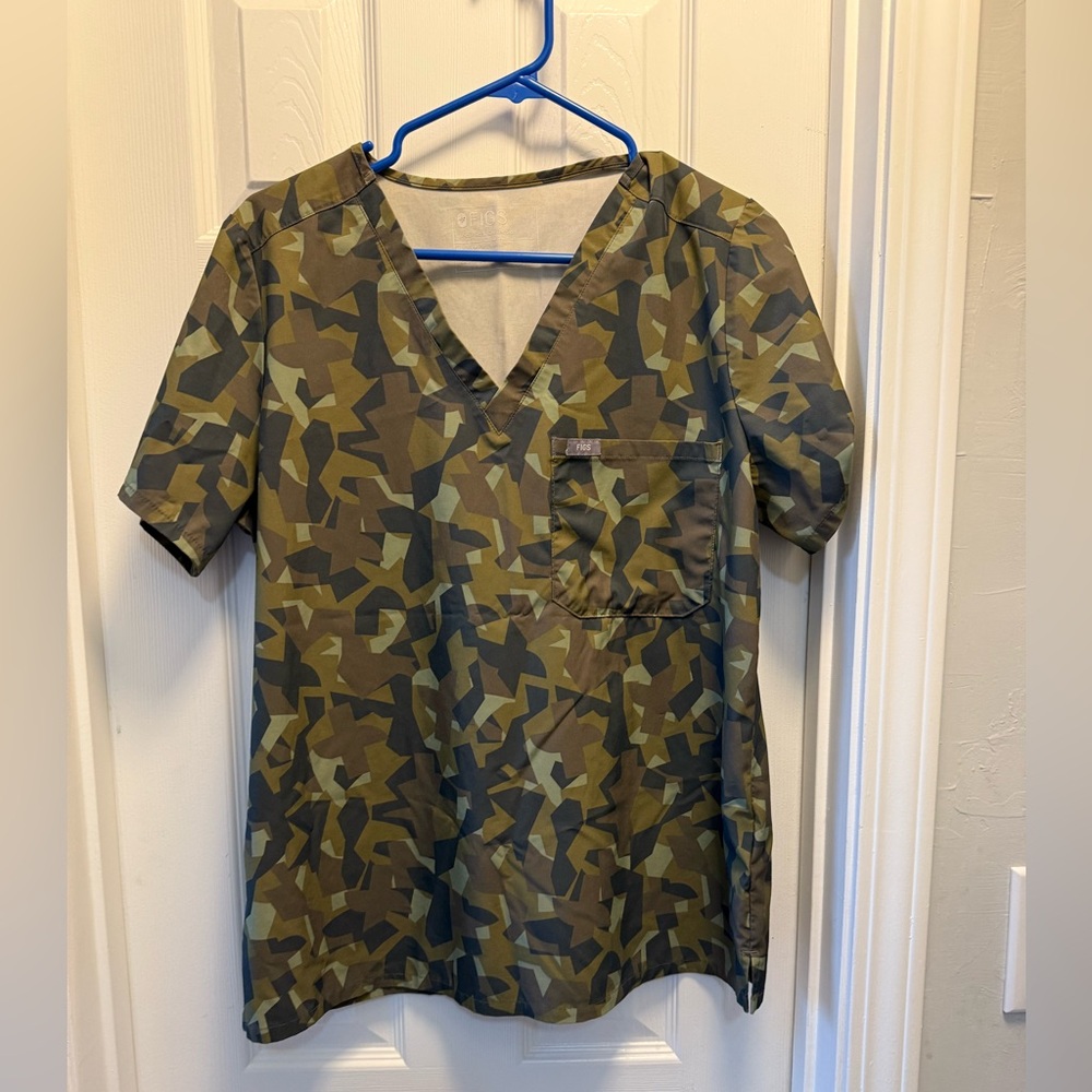 Figs scrubs camo